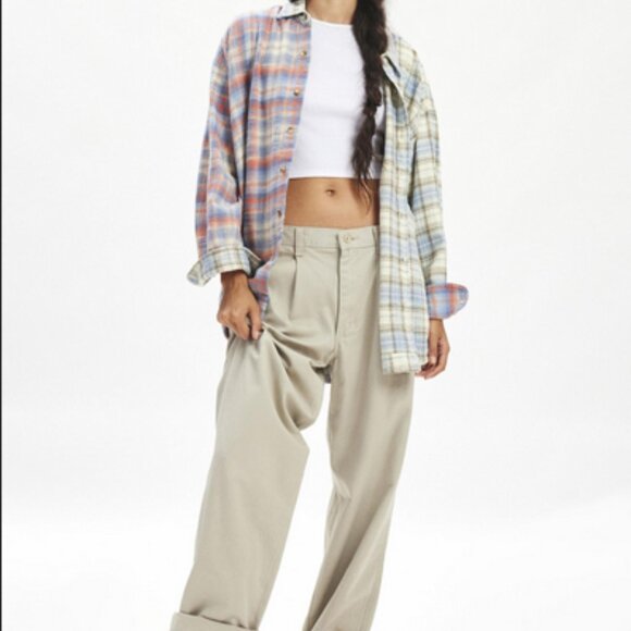 BDG Dani Oversized Flannel Shirt Light Blue Top Buttondown Jacket XS - Picture 4 of 5